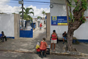 Jovem é morto a tiros em frente ao cemitério de Casa Amarela