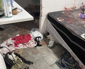 Professora é encontrada muito machucada em casa e ex é preso