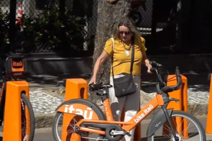 Recife ganha 240 bicicletas elétricas em sistema de compartilhamento
